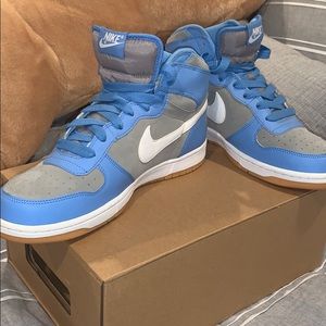 NIKE SNEAKERS MINT CONDITION BABY BLUE WHITE GREY
